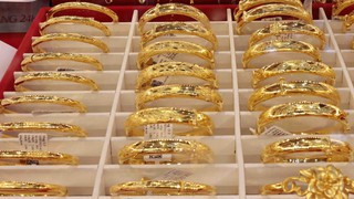 Triển khai ngay giải pháp để giảm chênh lệch giá vàng trong nước và quốc tế
