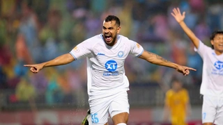 V-League 2024/25: 'Cháy hết mình cánh phượng nhẹ nhàng rơi…'
