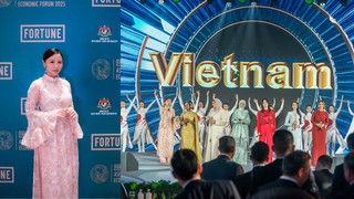 Văn Mai Hương là nghệ sĩ Việt Nam duy nhất biểu diễn tại Malaysia