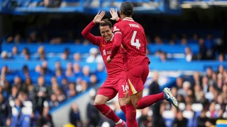 Nhìn từ vụ Chiesa, Liverpool phải mua sắm gấp