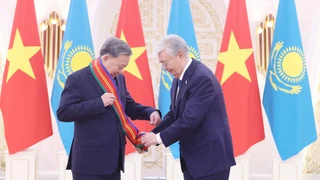 Hình ảnh Lễ trao tặng Huân chương Hữu nghị hạng Nhất của Kazakhstan cho Tổng Bí thư Tô Lâm