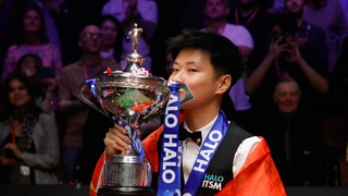 Tay cơ Trung Quốc trở thành người châu Á đầu tiên vô địch thế giới môn snooker