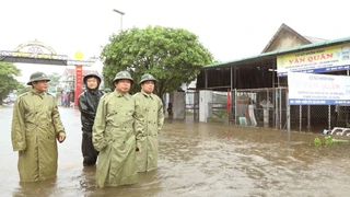 Quảng Trị khẩn trương sơ tán những hộ dân bị ngập sâu