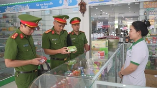 Chống buôn lậu, hàng giả - cuộc “tổng vệ sinh” cần lặp lại mỗi ngày