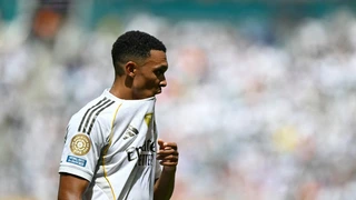 Alexander-Arnold bị chỉ trích vì màn ra mắt mờ nhạt trong màu áo Real Madrid