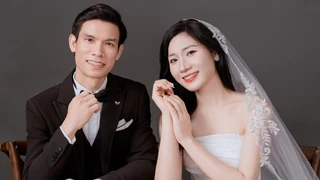 Hoa khôi bóng chuyền Phạm Thị Yến đẹp rạng ngời trong ảnh cưới ở tuổi 40, thổ lộ tâm sự sau ngày trọng đại