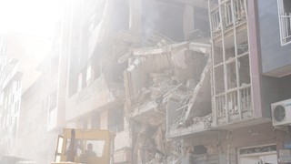 Một loạt vụ nổ mạnh làm rung chuyển Tehran