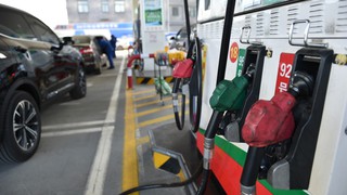 Giá dầu lao dốc 6% sau thỏa thuận ngừng bắn Israel - Iran