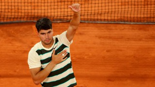 Kết quả Roland Garros 2025 hôm nay 3/6: Alcaraz tốc hành vào bán kết, hẹn đấu Musetti