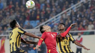 ĐT Việt Nam thắng 2-1 ở SVĐ 80 nghìn người nhưng rồi gục ngã khó tin ở Mỹ Đình trước một ĐT Malaysia không sao nhập tịch