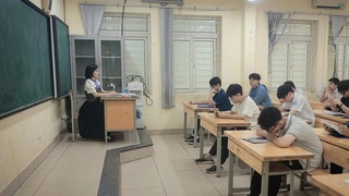 Đề thi môn Toán vừa sức, thí sinh Hà Nội kết thúc kỳ thi vào lớp 10