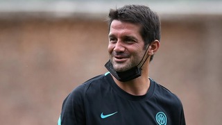 Serie A và những dấu hỏi có sọc xanh-đen