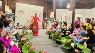 Tôn vinh văn hóa sen và Truyện Kiều tại Văn Miếu - Quốc Tử Giám