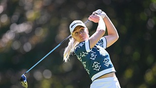 Nữ golfer hạng 19 thế giới buộc phải rút lui khỏi giải đấu danh giá ở ngay vòng đấu đầu tiên