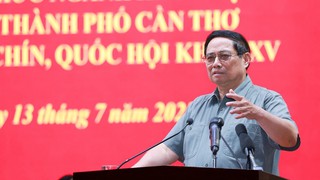 Thủ tướng tiếp xúc cử tri thành phố Cần Thơ