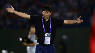HLV Kim Sang Sik và hoàn cảnh nhạy cảm