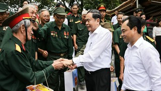 Chủ tịch Quốc hội Trần Thanh Mẫn tri ân các Anh hùng Liệt sỹ, người có công tại tỉnh Thái Nguyên