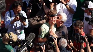 Stefanos Tsitsipas: Không HLV nào hiểu mình bằng cha