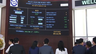 Nhà đầu tư "mạnh tay" chốt lời, thanh khoản lập kỷ lục