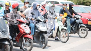 Hà Nội thời tiết nắng nóng, oi bức với nền nhiệt cao