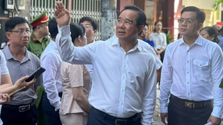 Lãnh đạo TP HCM đến hiện trường chỉ đạo khắc phục hậu quả vụ cháy cư xá