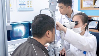 Cấp cứu ca chấn thương mắt do nổ bóng đèn huỳnh quang tại Đà Lạt