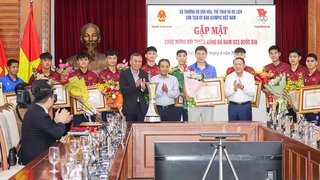 Bộ trưởng Nguyễn Văn Hùng chúc mừng Đội tuyển bóng đá U23 Việt Nam vô địch U23 Đông Nam Á