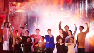 Niềm hãnh diện nhân đôi của Nguyễn Thu Hằng khi hát "Quốc ca" tại Quảng trường Cách mạng Tháng Tám
