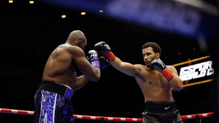 'Hiện tượng quyền anh' 20 tuổi hạ knock-out đối thủ ở ngay hiệp đấu đầu tiên