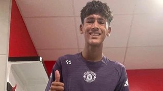 'Tiểu Messi' của MU gây sốt với bàn thắng solo xuất sắc