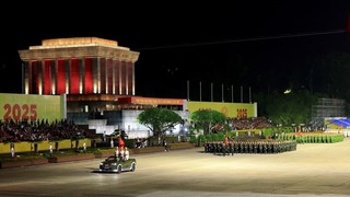 Tổng hợp luyện diễu binh, diễu hành lần thứ nhất tại Quảng trường Ba Đình