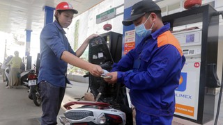 Giá xăng tăng từ 110 đến 210 đồng/lít