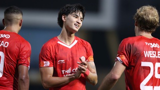 Cầu thủ Việt kiều 2k3 ghi bàn đầu tiên ở V-League giúp đội nhà chiến thắng, che mờ QBV Việt Nam