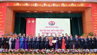 Tập trung lãnh đạo, chỉ đạo tổ chức đại hội đảng bộ các cấp bảo đảm đúng tiến độ
