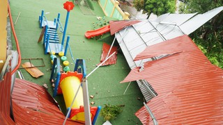 Nhiều trường học ở Nghệ An tan hoang sau bão số 5