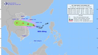 Áp thấp nhiệt đới cách thành phố Huế khoảng 430km về phía Đông