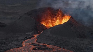 Núi lửa ở Kamchatka (Nga) “thức giấc” sau 600 năm