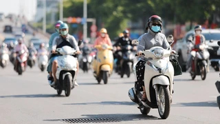 Hà Nội trải qua những ngày cực điểm của nắng nóng, oi bức