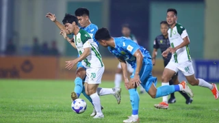 Mùa giải 2025/26 'khó nhằn' với hạng Nhất 