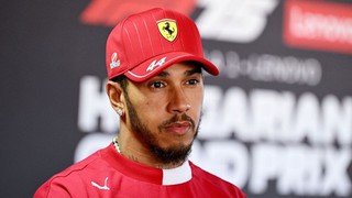 Đua Công thức 1: Hamilton đua tệ ở Ferrari vì đâu?