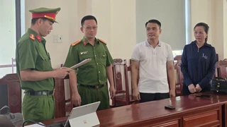 Khởi tố hiệu trưởng chỉ đạo nâng điểm cho học sinh thi vào lớp 10