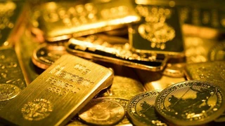 Giá vàng thế giới ngày 8/8 chạm mức đỉnh 2 tuần