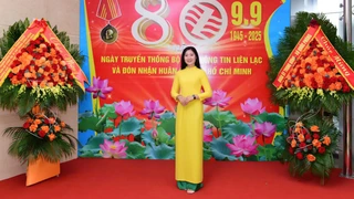 Hoa khôi bóng chuyền Phạm Thị Yến chia sẻ niềm vui trong sự kiện trọng đại