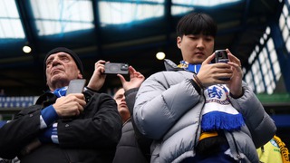 Smartphone thay đổi văn hóa bóng đá ra sao?