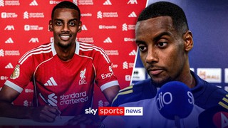 Alexander Isak là thử thách cho Arne Slot trong việc khai thác tối đa hàng công Liverpool