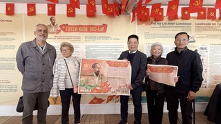 Báo Nhân Dân tham dự "Hội báo Nhân đạo" tại Pháp