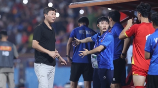 HLV Kim Sang Sik mong V-League sớm trở lại