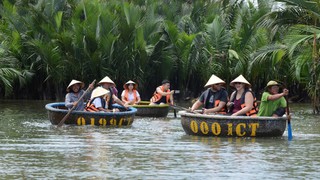 "Mỏ vàng” của du lịch miền Trung: “Cửa ngõ” phô diễn văn hóa dân tộc ra thế giới
