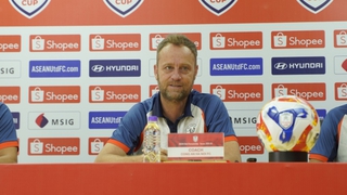 HLV Polking bảo vệ Nguyễn Filip sau những sai lầm