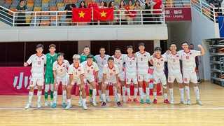 Đội tuyển Futsal Việt Nam nhận thưởng 'nóng', mang niềm vui chiến thắng về nước